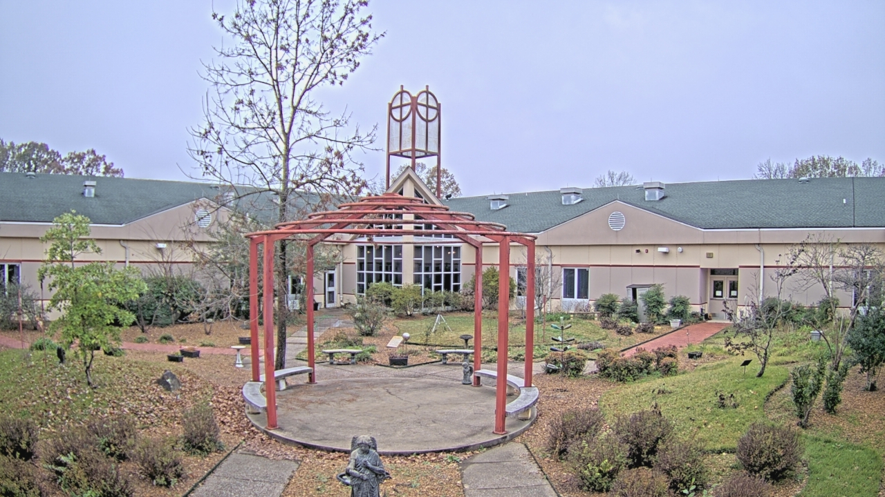 Thumbnail for current weather camera view from Sacred Heart School in Southaven, Mississippi