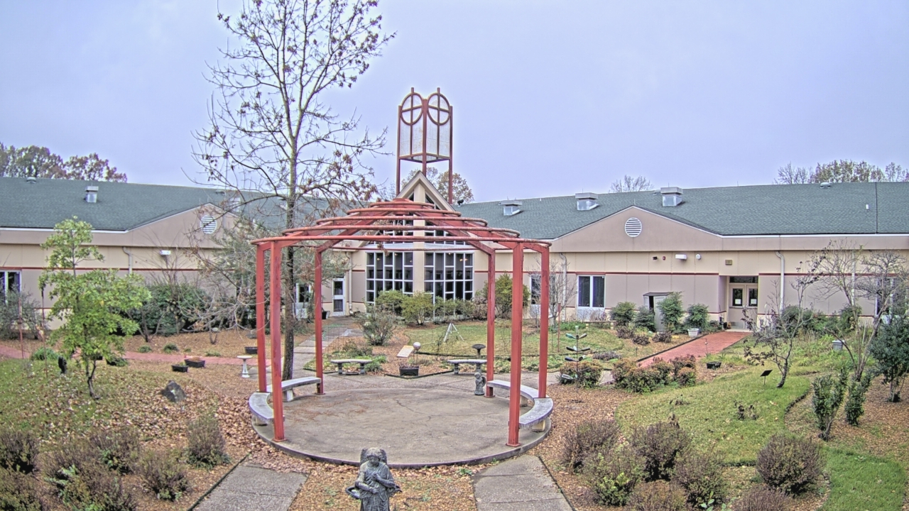 Thumbnail for current weather camera view from Sacred Heart School in Southaven, Mississippi