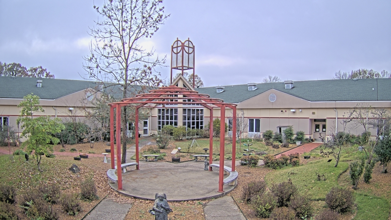 Thumbnail for current weather camera view from Sacred Heart School in Southaven, Mississippi