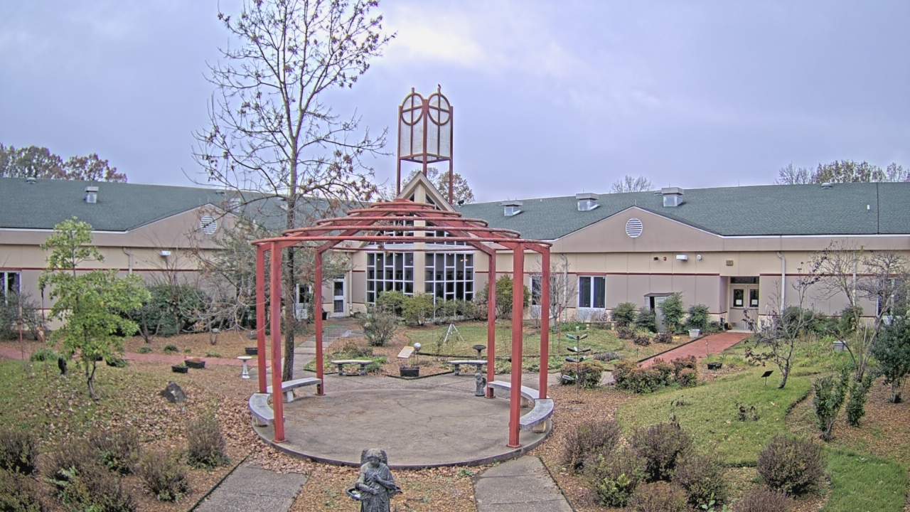 Thumbnail for current weather camera view from Sacred Heart School in Southaven, Mississippi