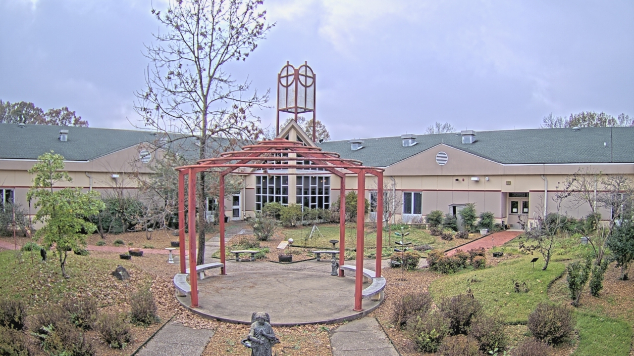 Thumbnail for current weather camera view from Sacred Heart School in Southaven, Mississippi