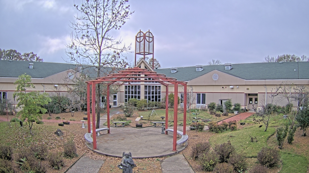 Thumbnail for current weather camera view from Sacred Heart School in Southaven, Mississippi