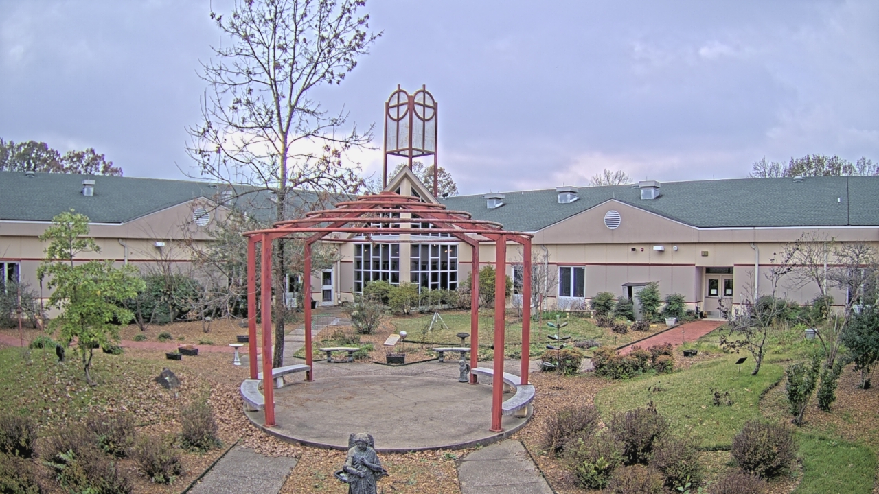 Thumbnail for current weather camera view from Sacred Heart School in Southaven, Mississippi