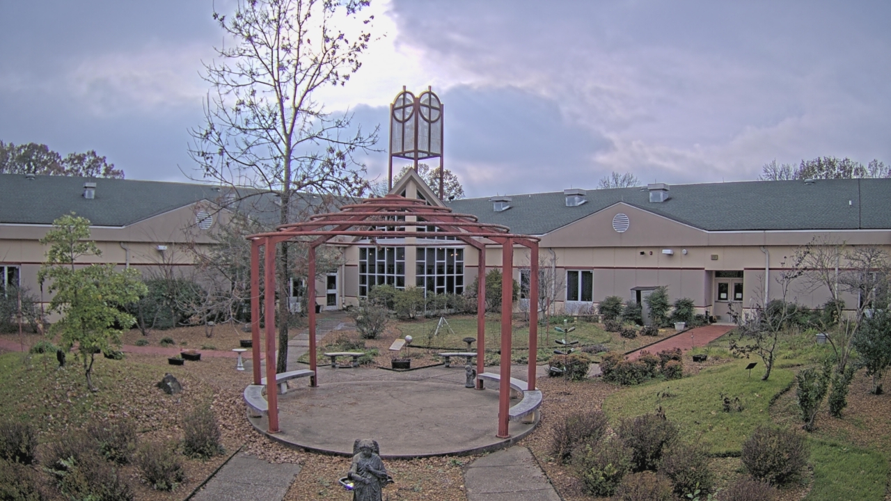 Thumbnail for current weather camera view from Sacred Heart School in Southaven, Mississippi