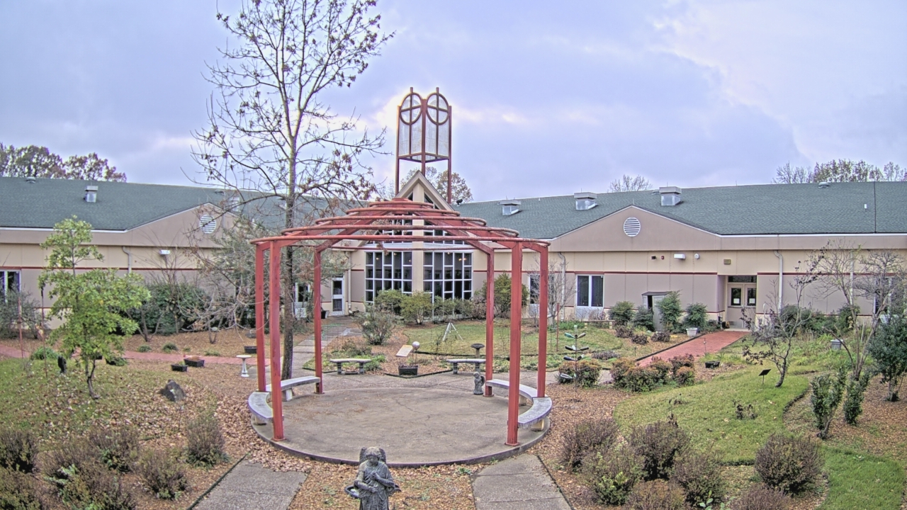 Thumbnail for current weather camera view from Sacred Heart School in Southaven, Mississippi