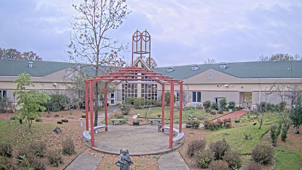 Thumbnail for current weather camera view from Sacred Heart School in Southaven, Mississippi