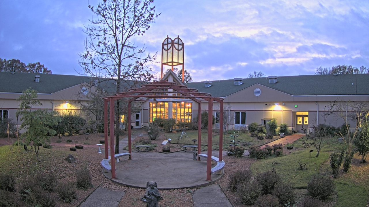 Thumbnail for current weather camera view from Sacred Heart School in Southaven, Mississippi