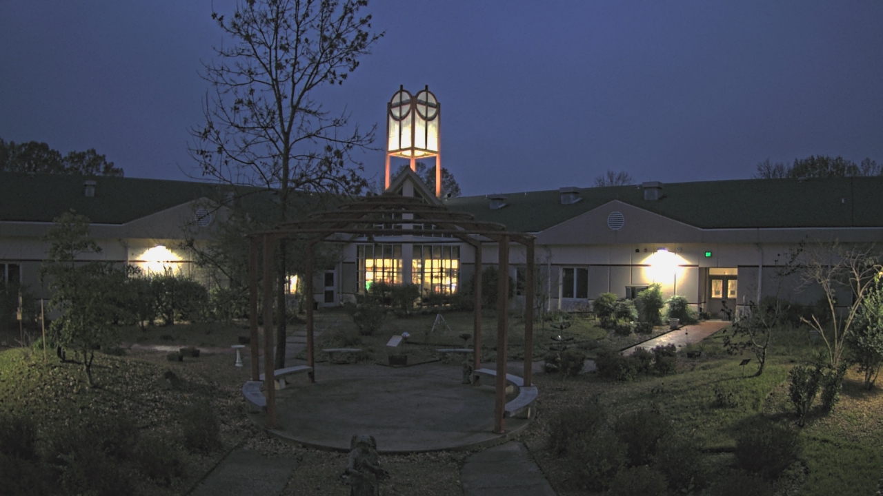 Thumbnail for current weather camera view from Sacred Heart School in Southaven, Mississippi