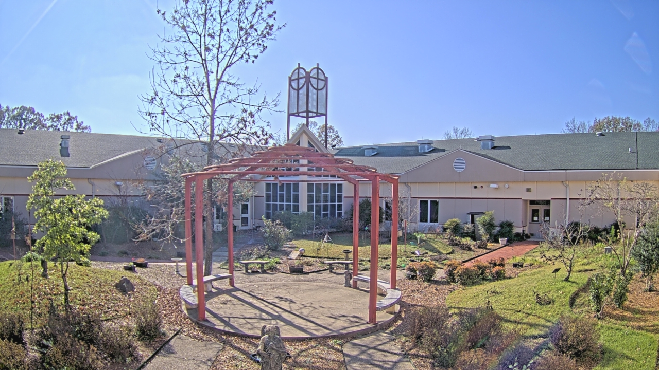 Thumbnail for current weather camera view from Sacred Heart School in Southaven, Mississippi