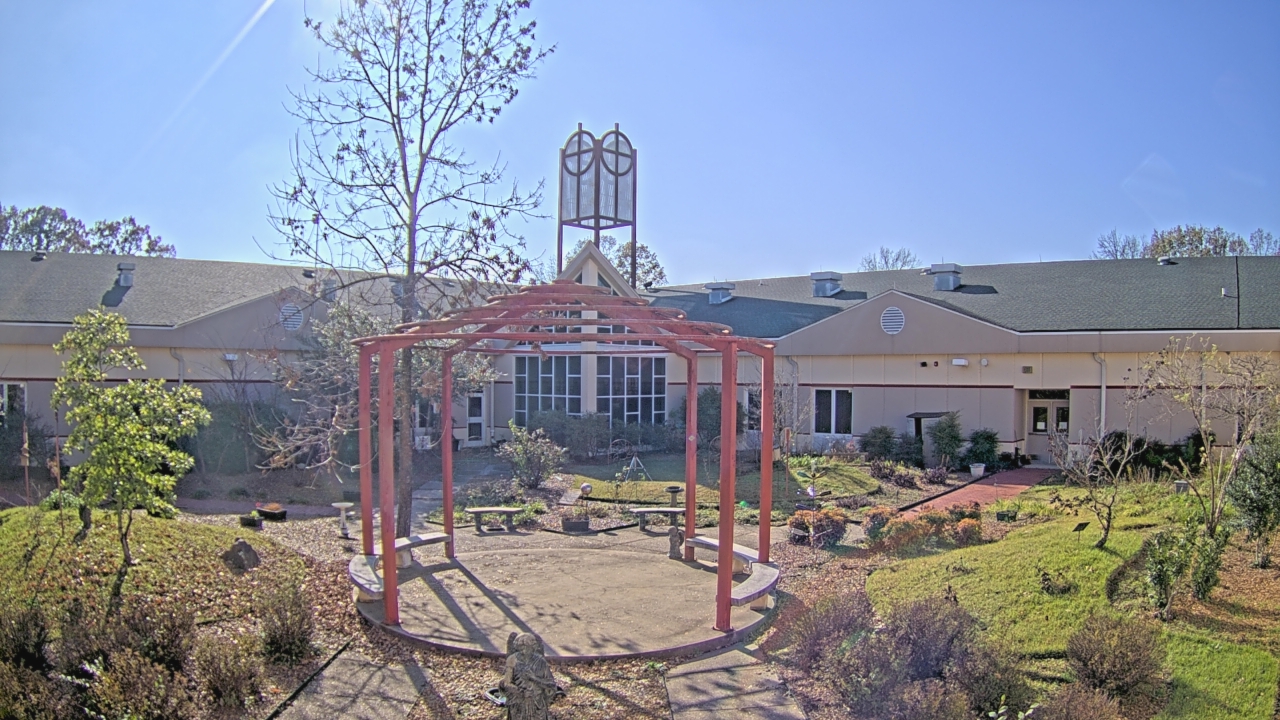 Thumbnail for current weather camera view from Sacred Heart School in Southaven, Mississippi