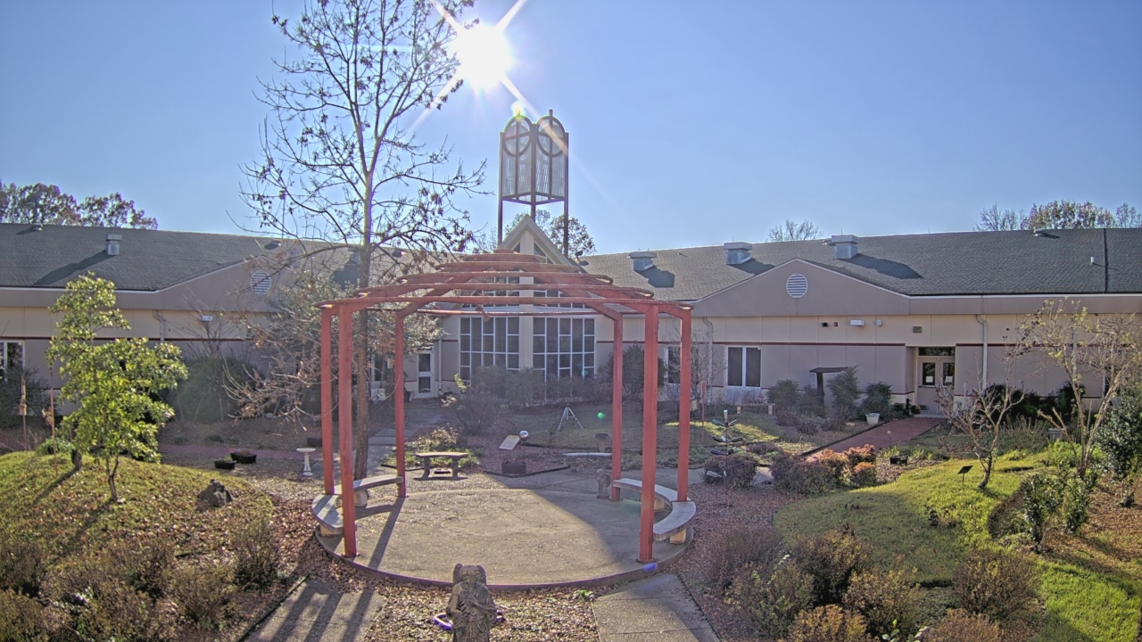 Thumbnail for current weather camera view from Sacred Heart School in Southaven, Mississippi