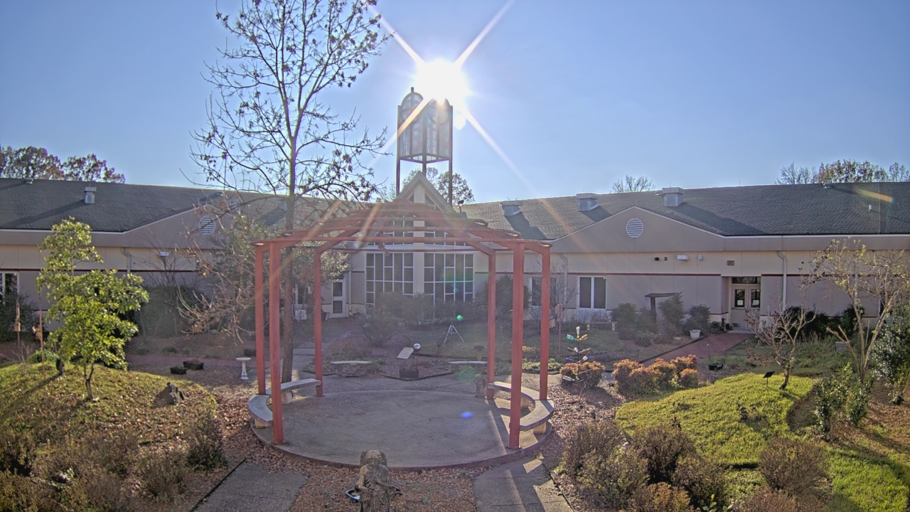 Thumbnail for current weather camera view from Sacred Heart School in Southaven, Mississippi