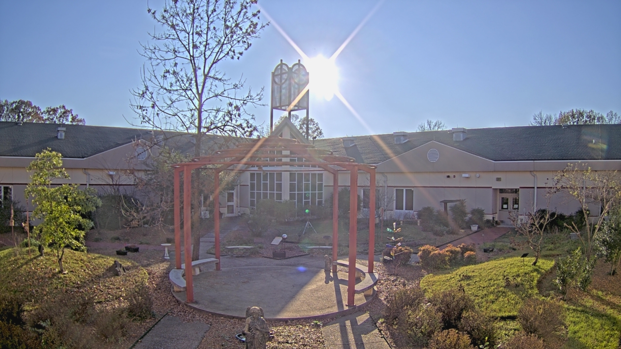 Thumbnail for current weather camera view from Sacred Heart School in Southaven, Mississippi