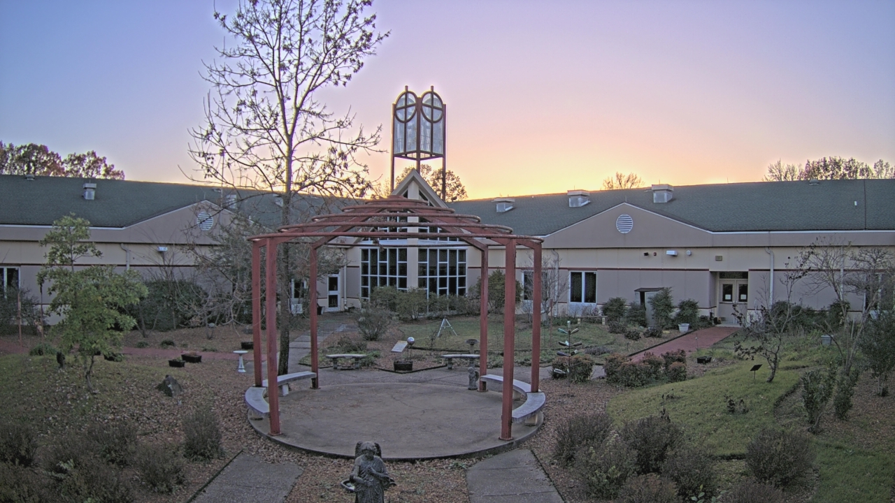 Thumbnail for current weather camera view from Sacred Heart School in Southaven, Mississippi