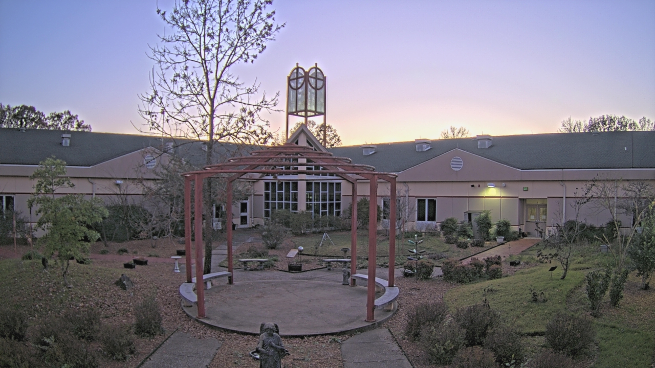 Thumbnail for current weather camera view from Sacred Heart School in Southaven, Mississippi