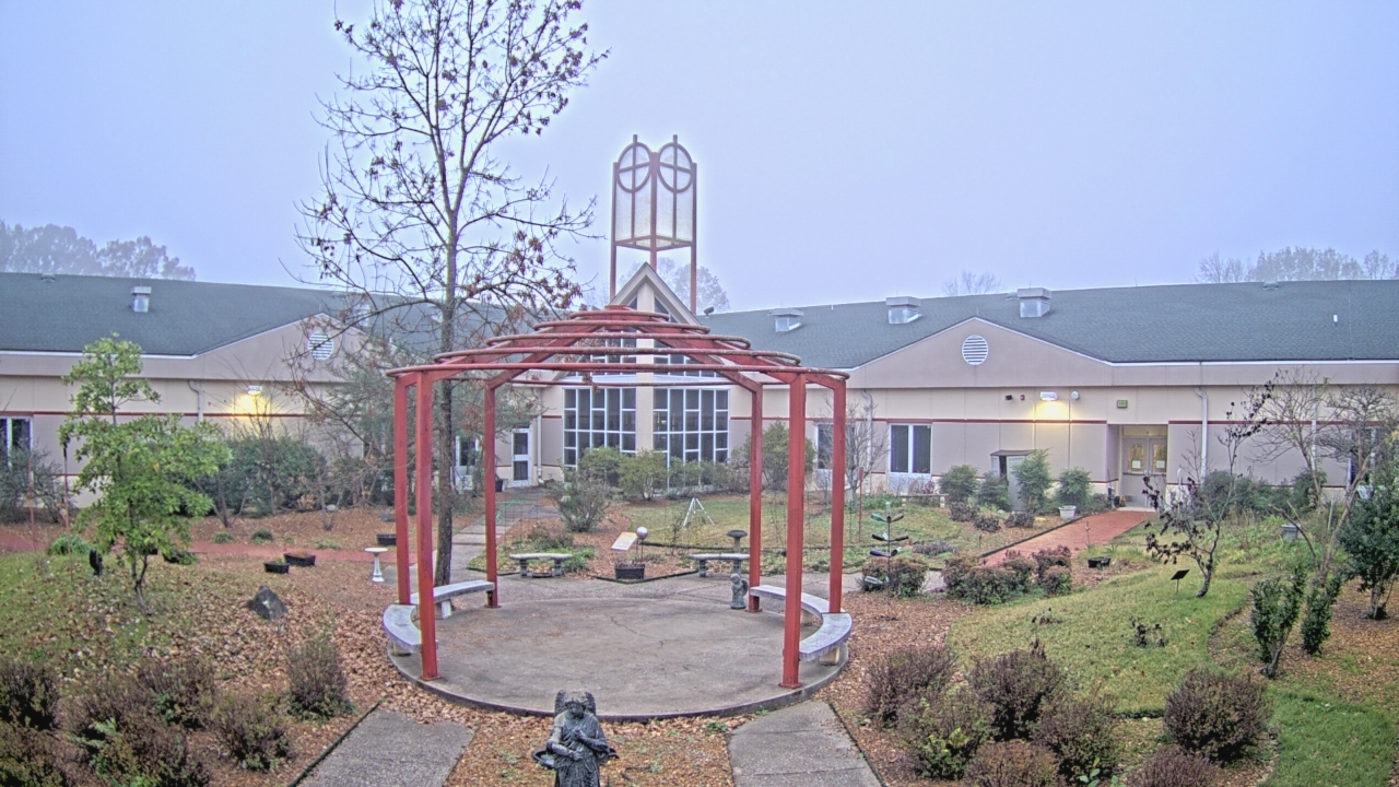 Thumbnail for current weather camera view from Sacred Heart School in Southaven, Mississippi