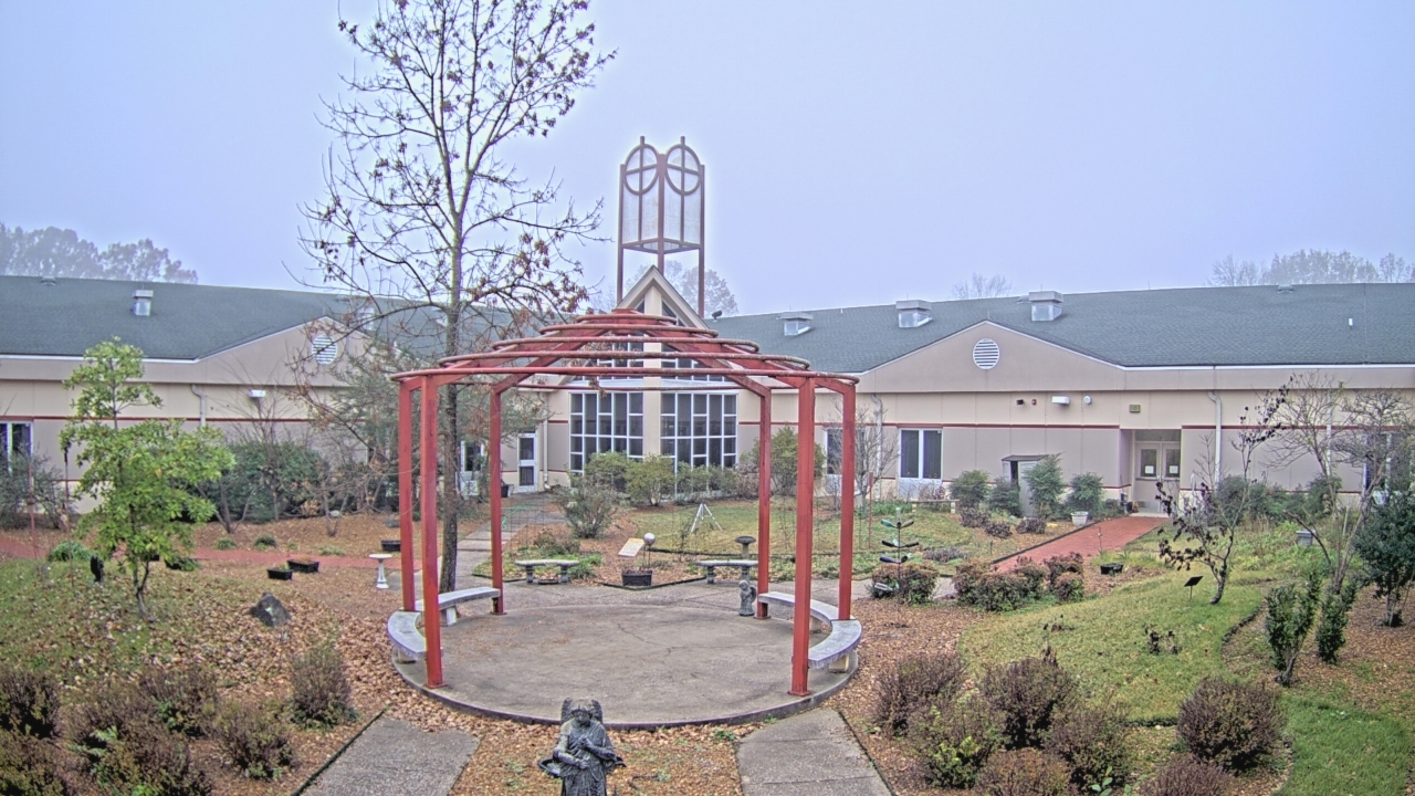 Thumbnail for current weather camera view from Sacred Heart School in Southaven, Mississippi