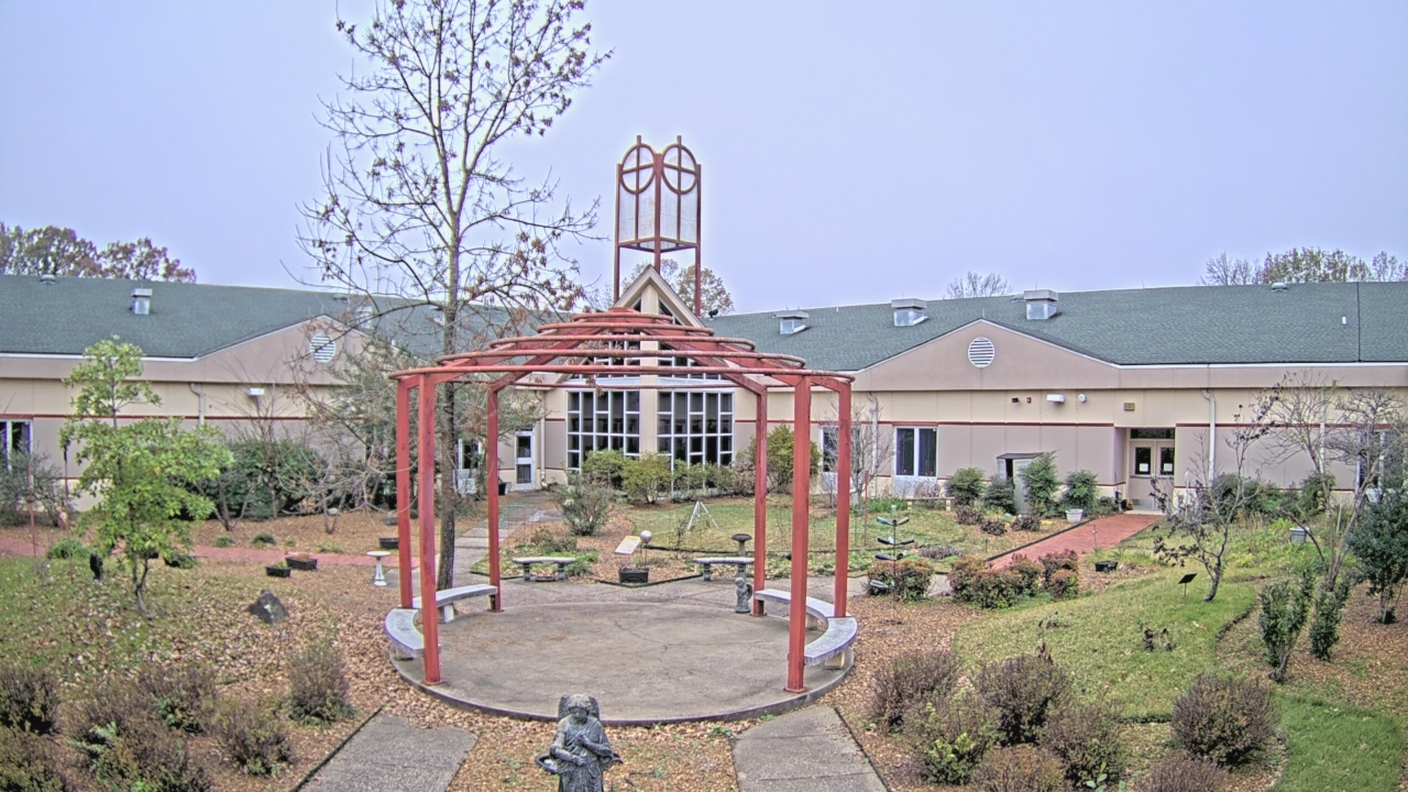 Thumbnail for current weather camera view from Sacred Heart School in Southaven, Mississippi