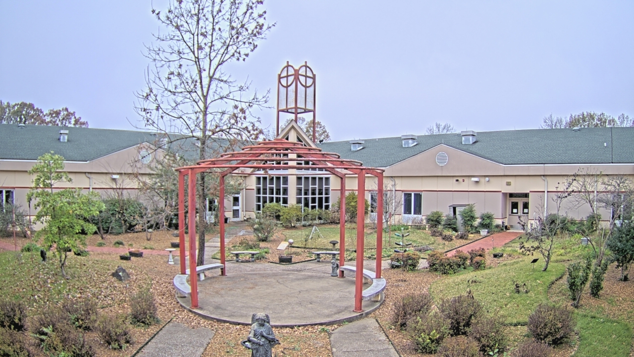 Thumbnail for current weather camera view from Sacred Heart School in Southaven, Mississippi