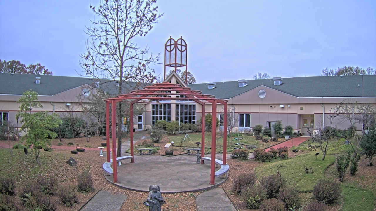 Thumbnail for current weather camera view from Sacred Heart School in Southaven, Mississippi