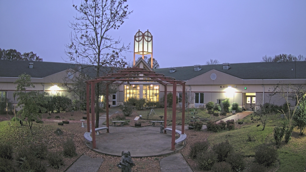 Thumbnail for current weather camera view from Sacred Heart School in Southaven, Mississippi