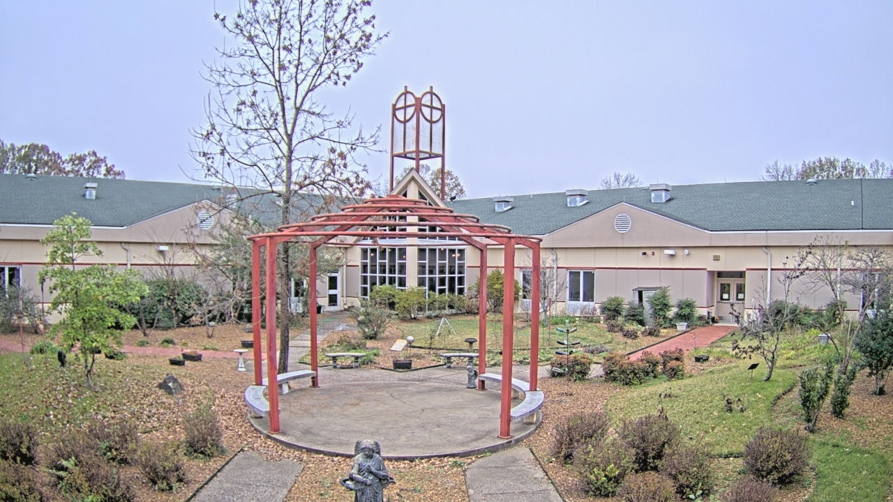 Thumbnail for current weather camera view from Sacred Heart School in Southaven, Mississippi