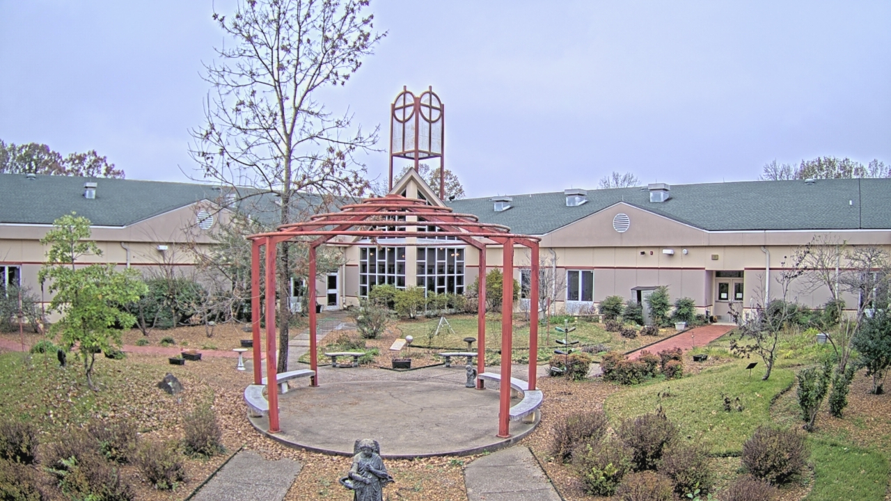 Thumbnail for current weather camera view from Sacred Heart School in Southaven, Mississippi