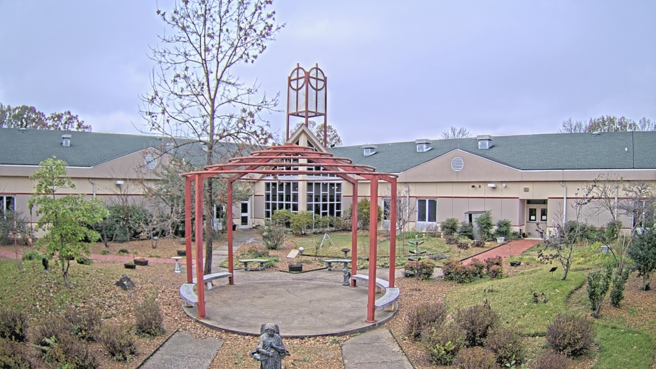 Thumbnail for current weather camera view from Sacred Heart School in Southaven, Mississippi