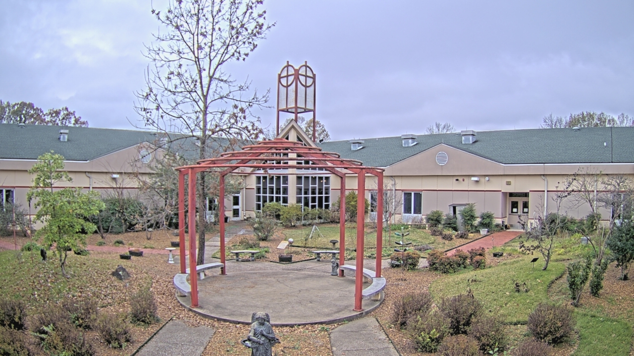 Thumbnail for current weather camera view from Sacred Heart School in Southaven, Mississippi