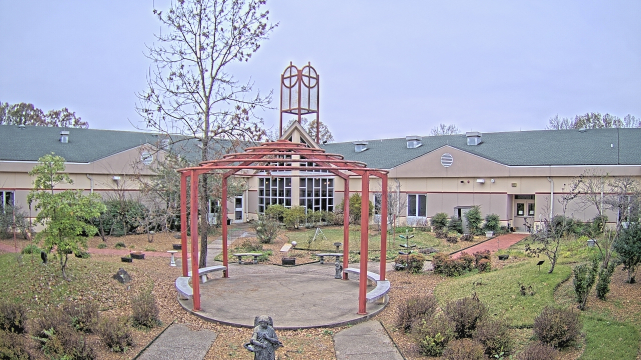 Thumbnail for current weather camera view from Sacred Heart School in Southaven, Mississippi