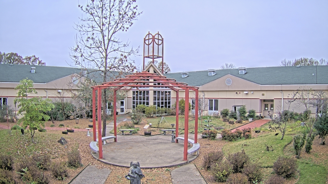 Thumbnail for current weather camera view from Sacred Heart School in Southaven, Mississippi