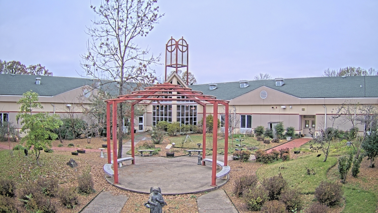 Thumbnail for current weather camera view from Sacred Heart School in Southaven, Mississippi