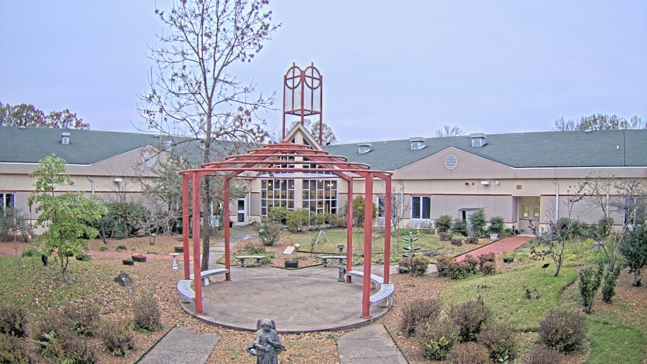 Thumbnail for current weather camera view from Sacred Heart School in Southaven, Mississippi