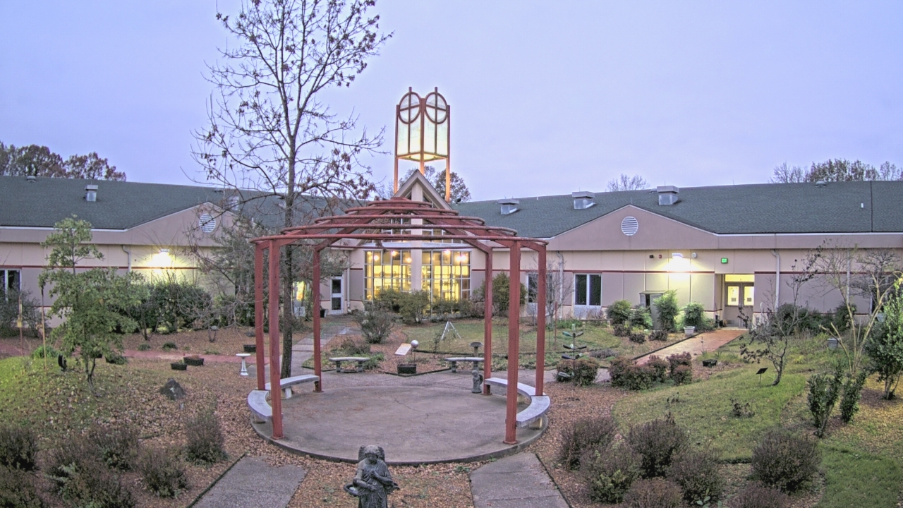 Thumbnail for current weather camera view from Sacred Heart School in Southaven, Mississippi