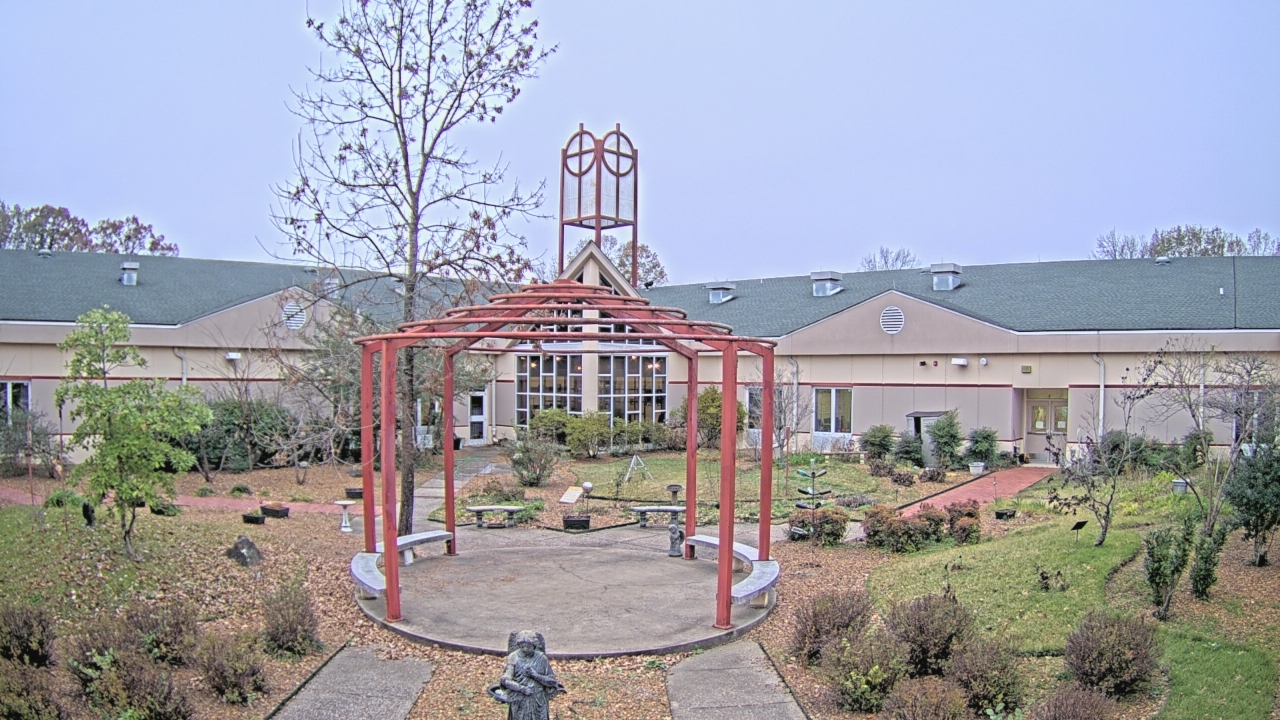 Thumbnail for current weather camera view from Sacred Heart School in Southaven, Mississippi