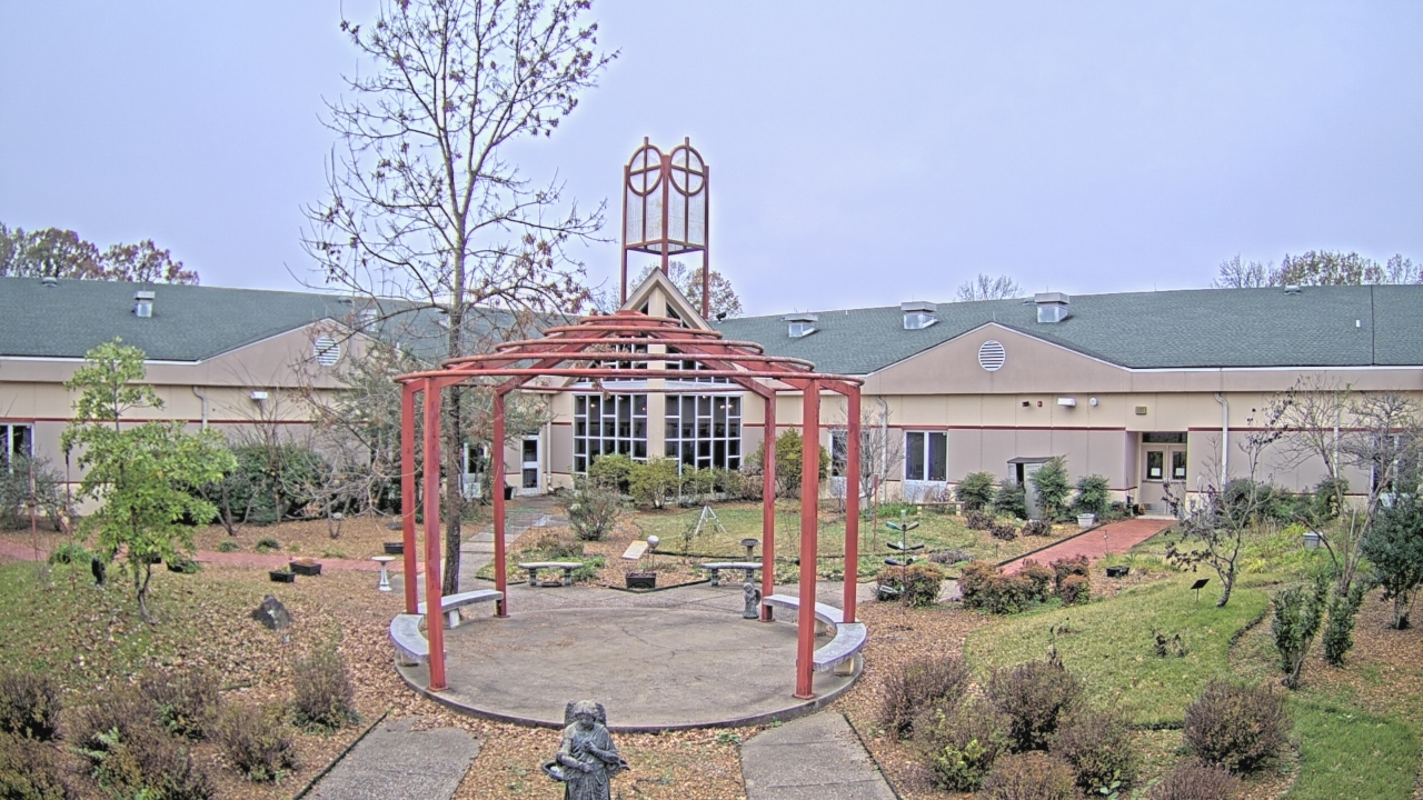 Thumbnail for current weather camera view from Sacred Heart School in Southaven, Mississippi