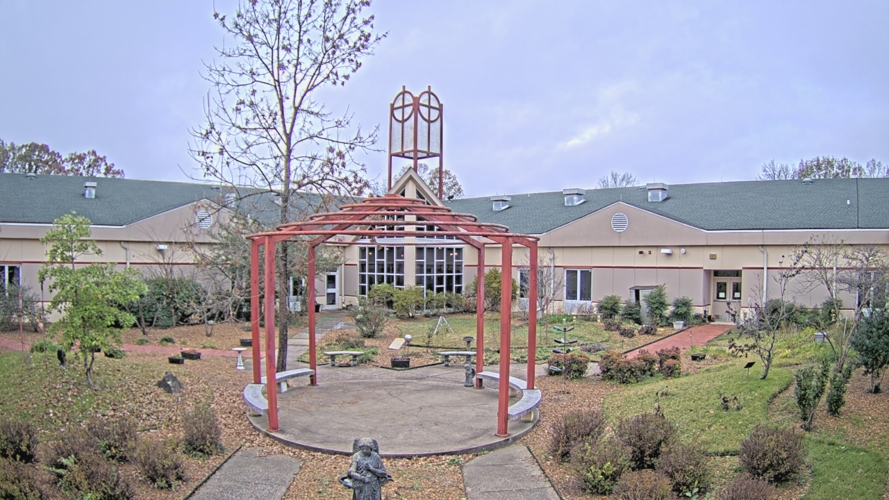 Thumbnail for current weather camera view from Sacred Heart School in Southaven, Mississippi