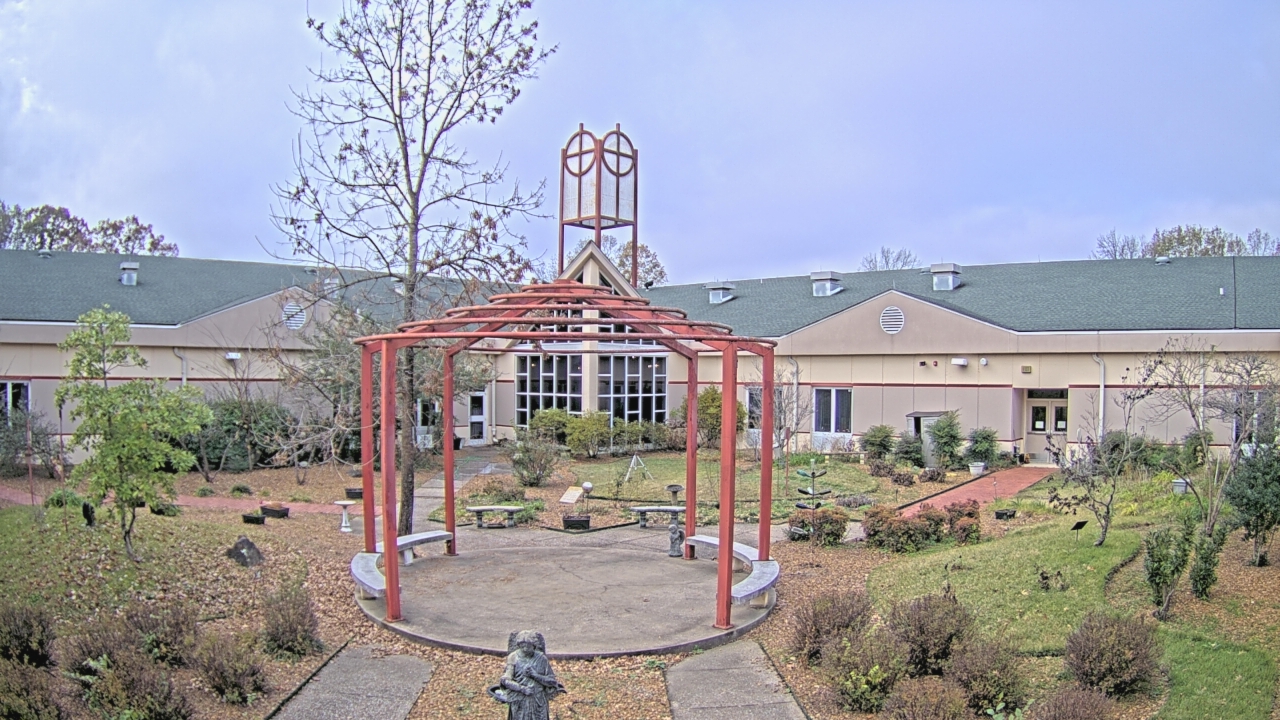 Thumbnail for current weather camera view from Sacred Heart School in Southaven, Mississippi