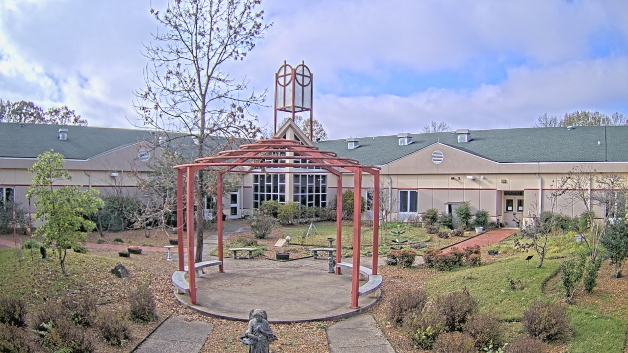 Thumbnail for current weather camera view from Sacred Heart School in Southaven, Mississippi