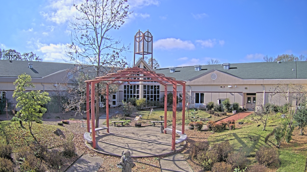 Thumbnail for current weather camera view from Sacred Heart School in Southaven, Mississippi