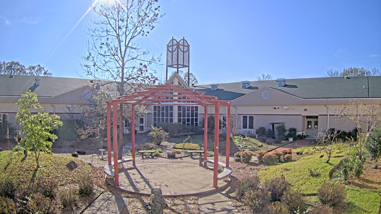 Thumbnail for current weather camera view from Sacred Heart School in Southaven, Mississippi