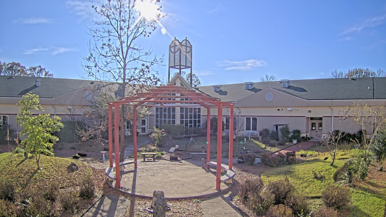 Thumbnail for current weather camera view from Sacred Heart School in Southaven, Mississippi