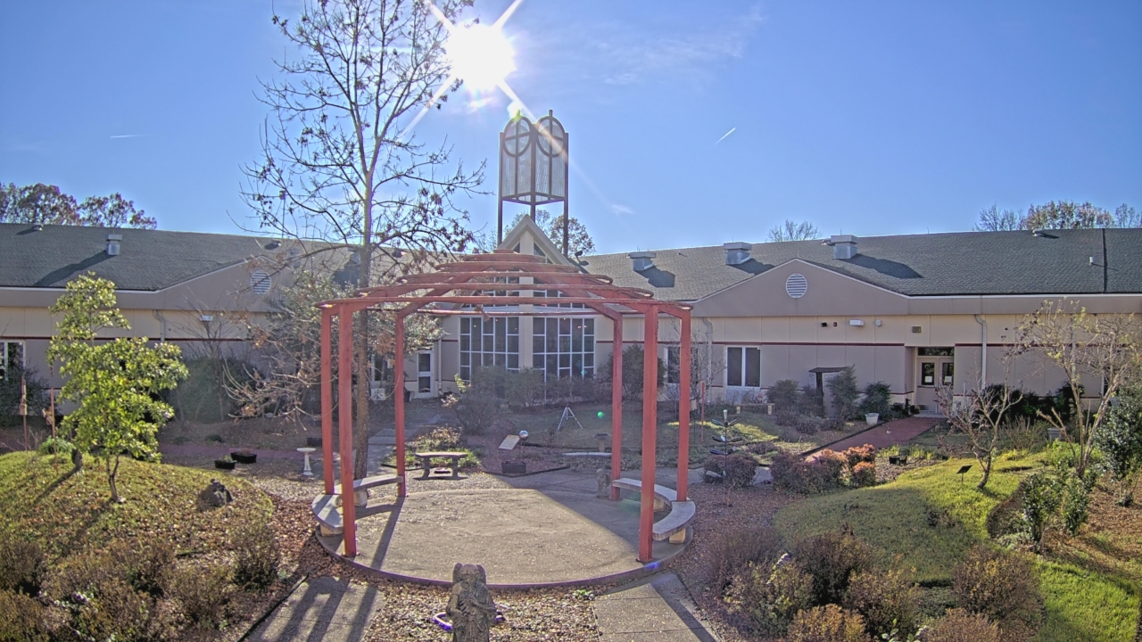 Thumbnail for current weather camera view from Sacred Heart School in Southaven, Mississippi