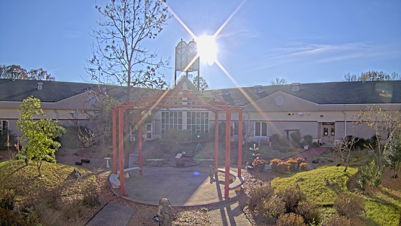 Thumbnail for current weather camera view from Sacred Heart School in Southaven, Mississippi