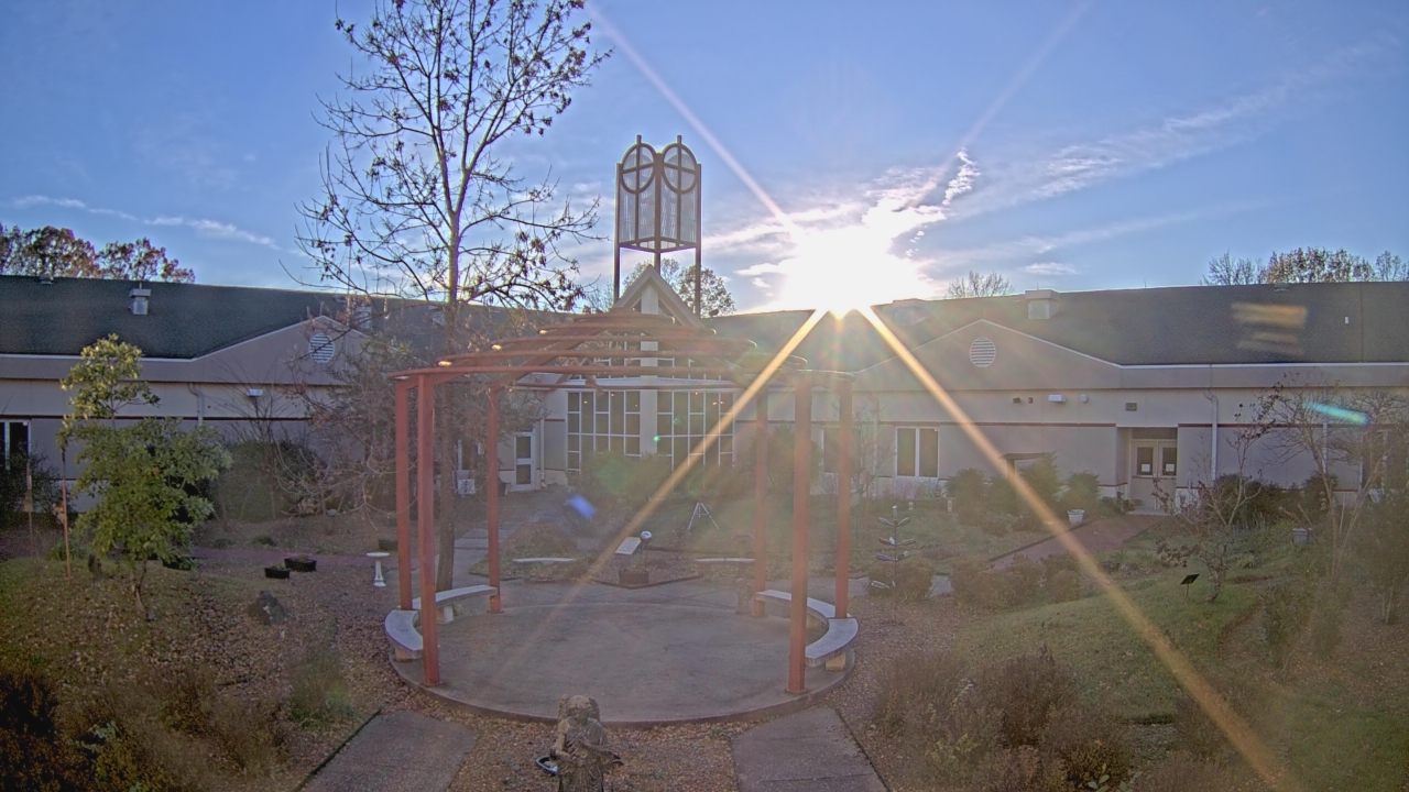 Thumbnail for current weather camera view from Sacred Heart School in Southaven, Mississippi