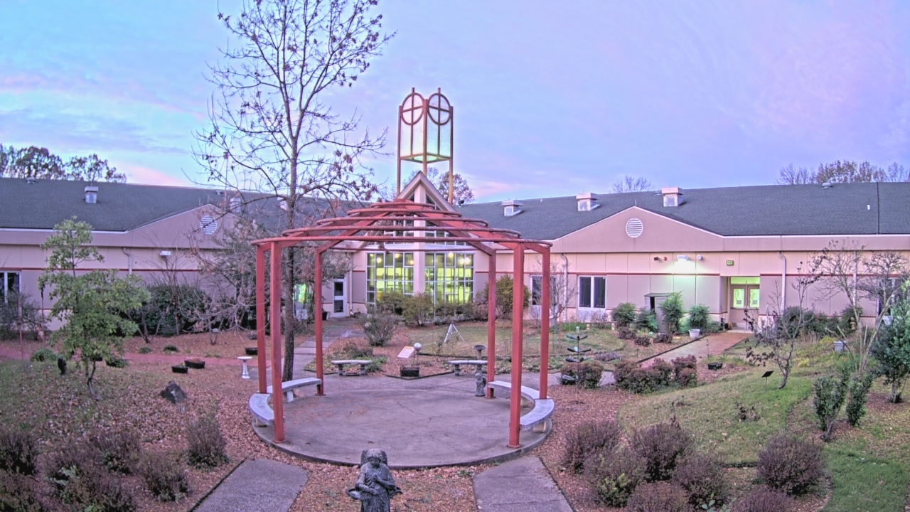 Thumbnail for current weather camera view from Sacred Heart School in Southaven, Mississippi