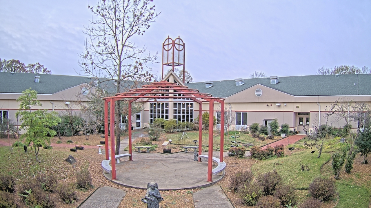 Thumbnail for current weather camera view from Sacred Heart School in Southaven, Mississippi