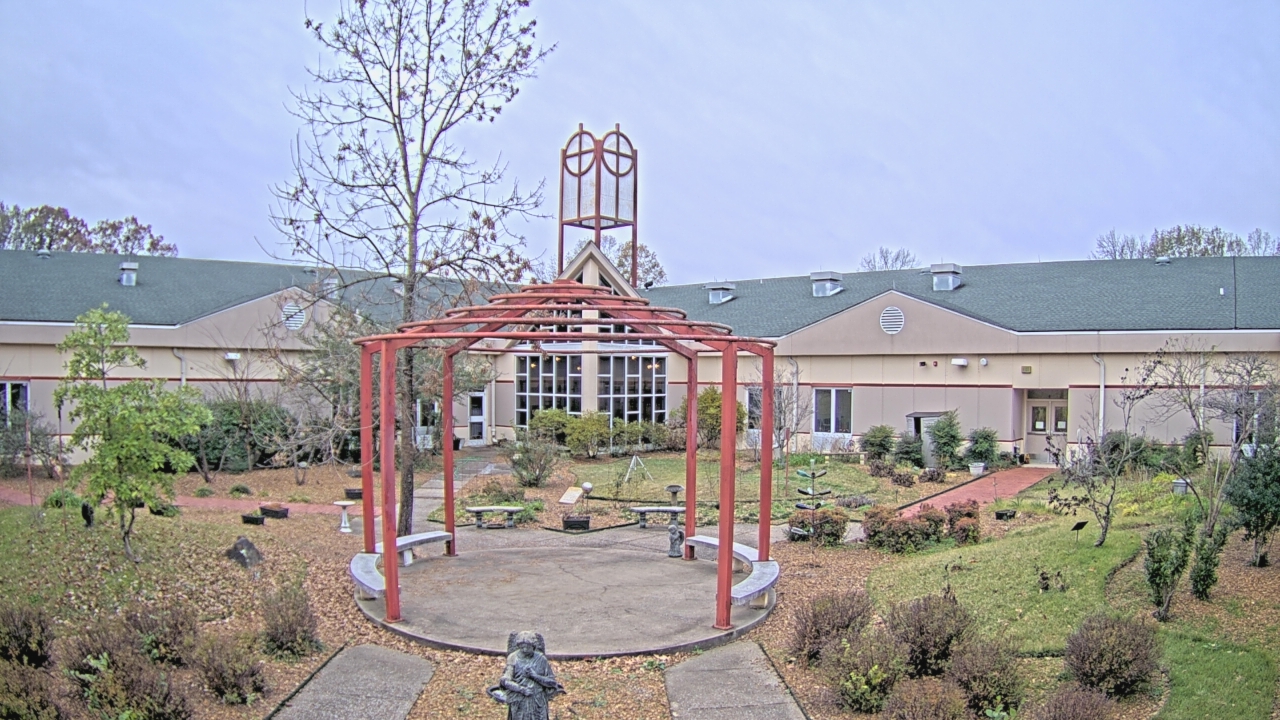 Thumbnail for current weather camera view from Sacred Heart School in Southaven, Mississippi