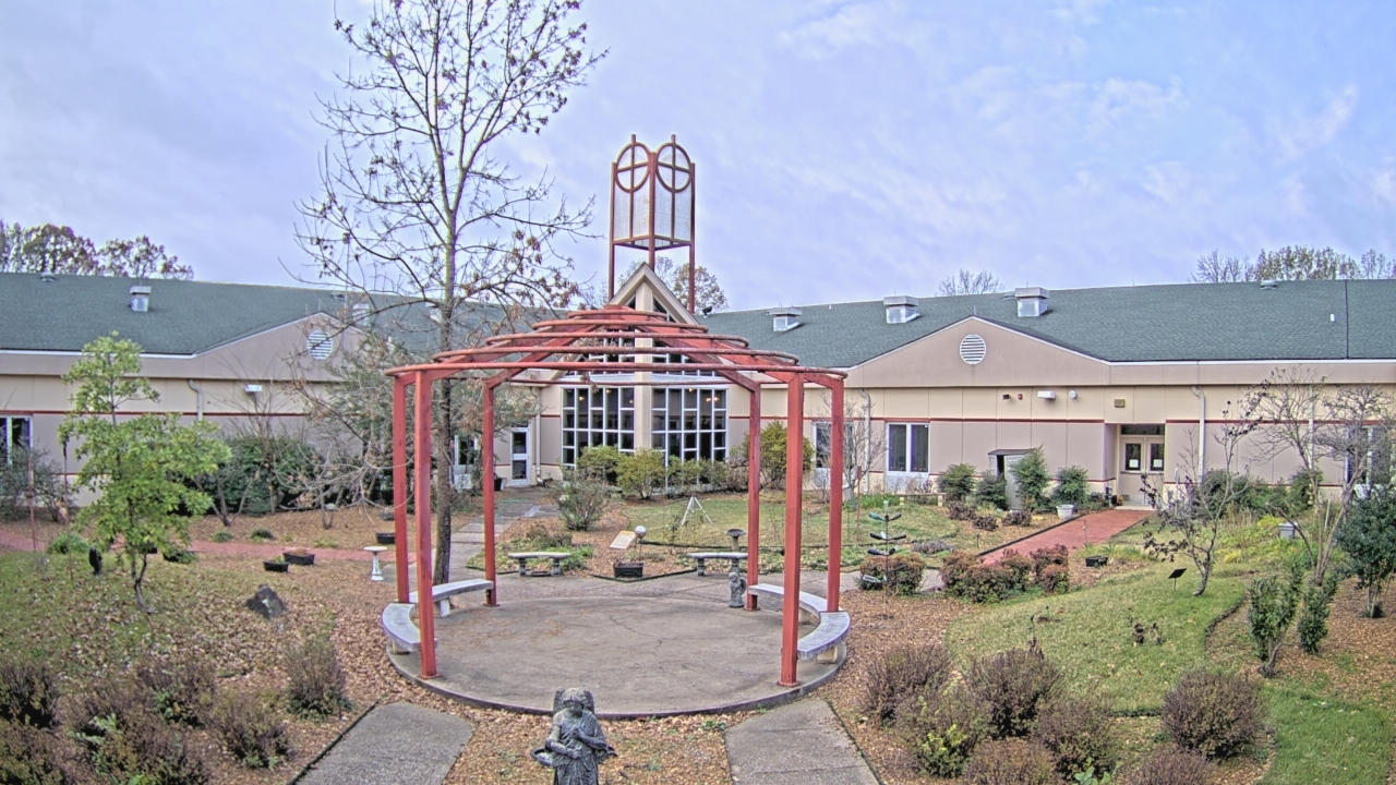 Thumbnail for current weather camera view from Sacred Heart School in Southaven, Mississippi