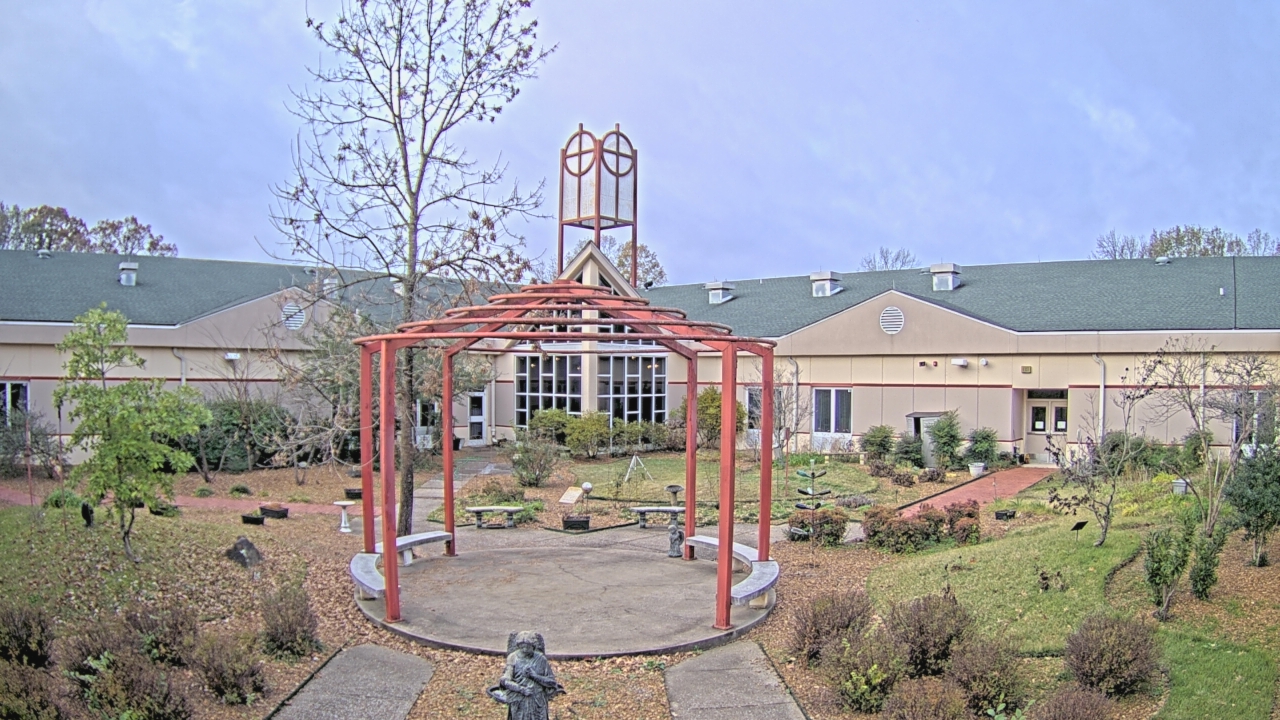 Thumbnail for current weather camera view from Sacred Heart School in Southaven, Mississippi